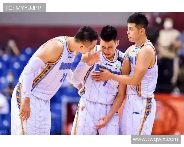 南京篮球队与武汉篮球队赛后复盘分析比赛节奏及关键时刻表现