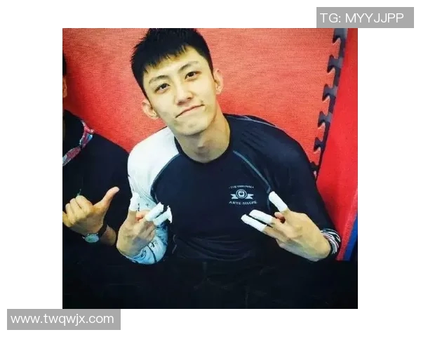 张磊的网球人生探索：从青涩少年到职业选手的深度对话与成长故事