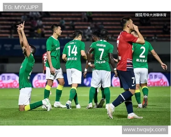 深圳足球队在速度排行榜中荣获第三名展现出强劲实力与潜力 深圳足球队在速度排行榜中荣获第三名展现出强劲实力与潜力