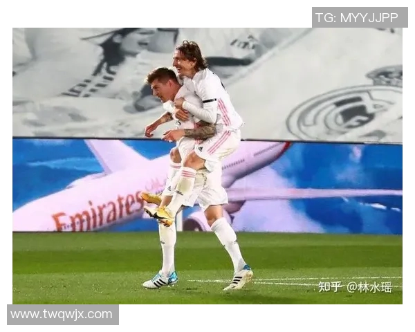 足球明星激情庆祝瞬间高清集锦展现运动魅力与团队精神 足球明星激情庆祝瞬间高清集锦展现运动魅力与团队精神