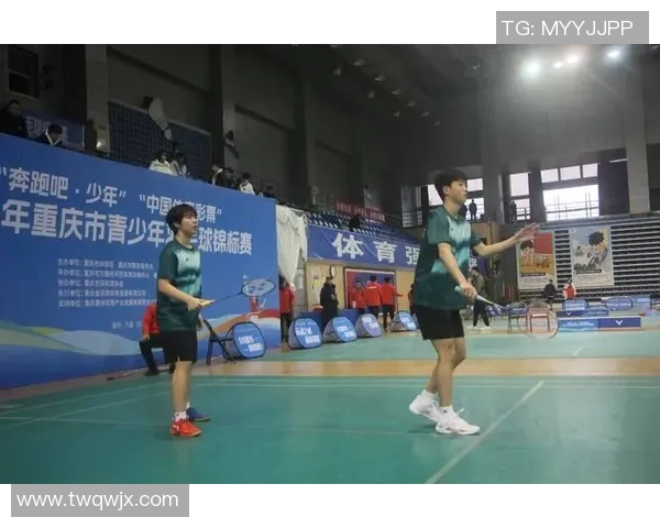 重庆羽毛球队在城市联赛中的灵活性表现引发热议与关注